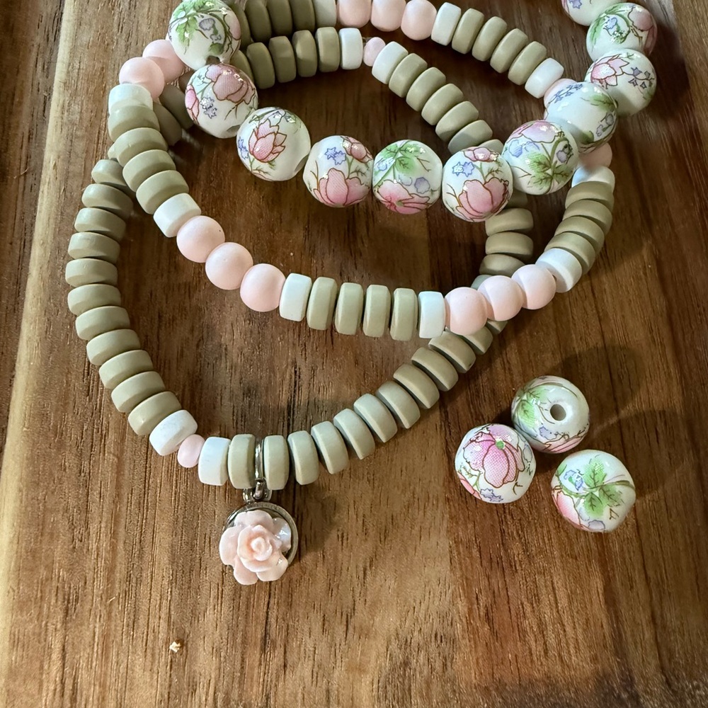 Floral Charm Bracelet Set - Pink and Cream